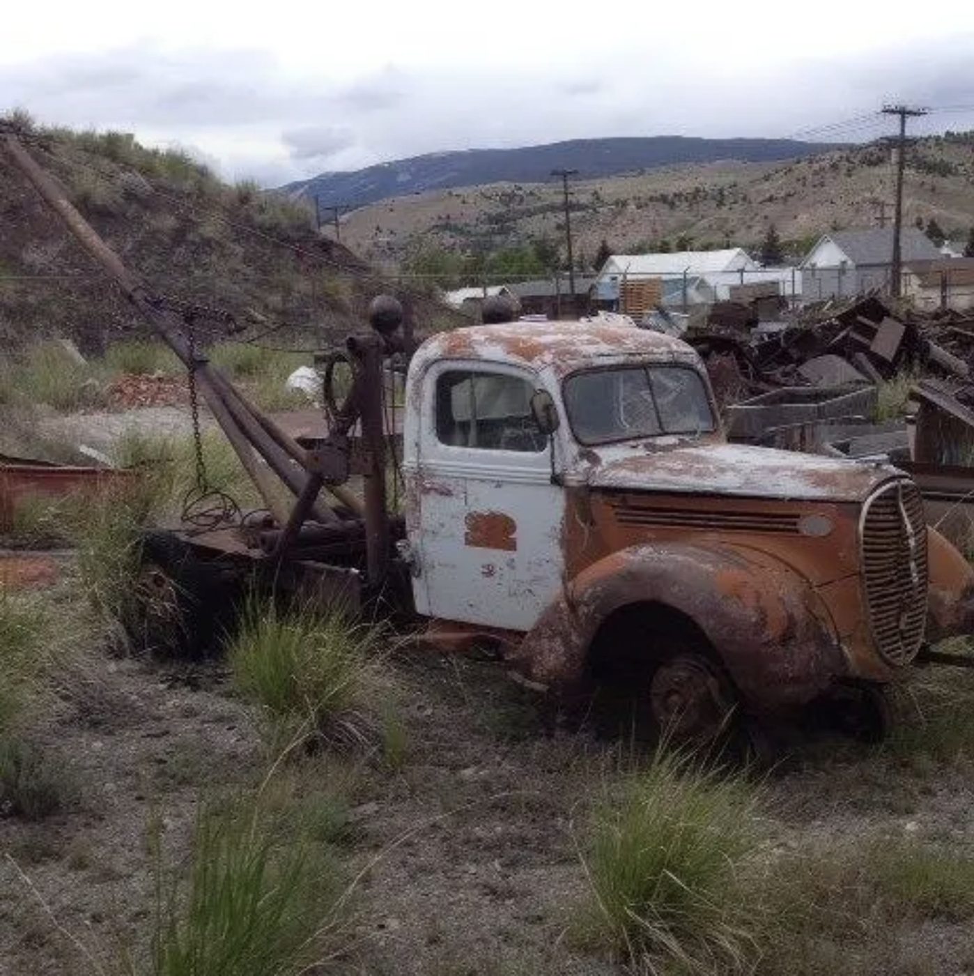 Vintage Ford tow truck with boom, Anaconda